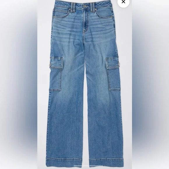 Like new AE Dreamy Drape High-Waisted Cargo Baggy Wide-Leg Jean. Size 6 regular - Picture 7 of 7
